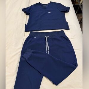 Figs Catarina scrub top and Zamora joggers